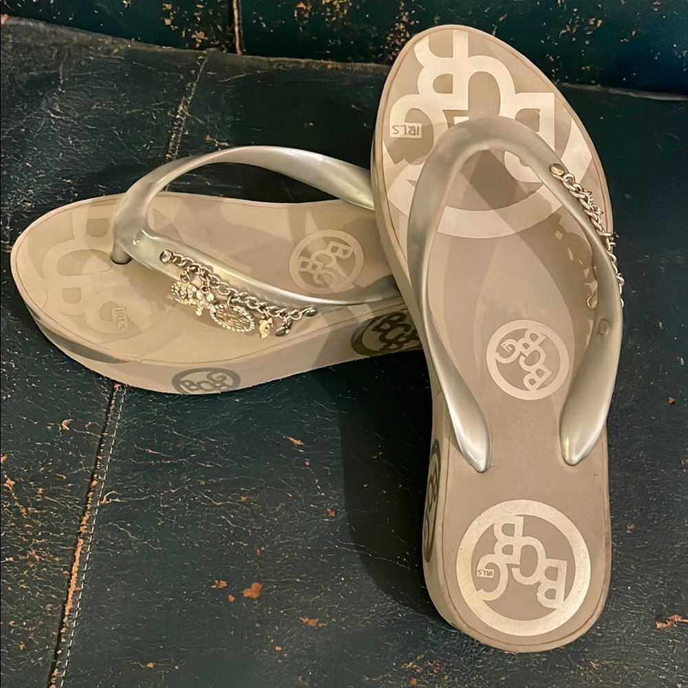Women's Silver Flip Flops